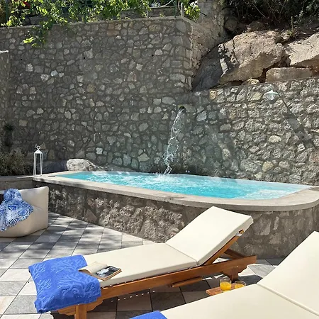 Evelyns Pool Garden * Forio di Ischia