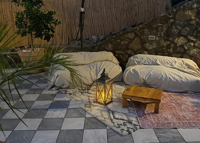 Апартаменты Evelyns Pool Garden
