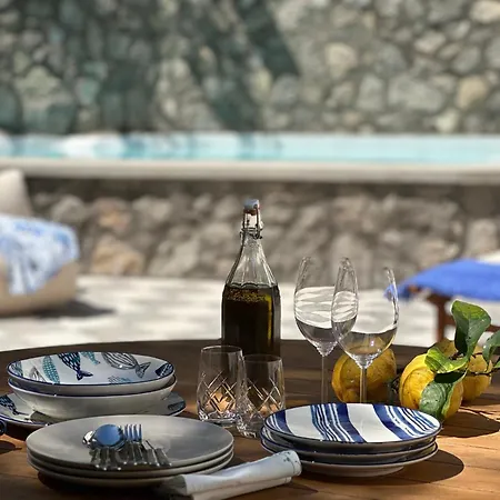 Appartamento Evelyns Pool Garden