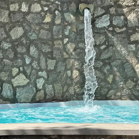 Evelyns Pool Garden Appartamento