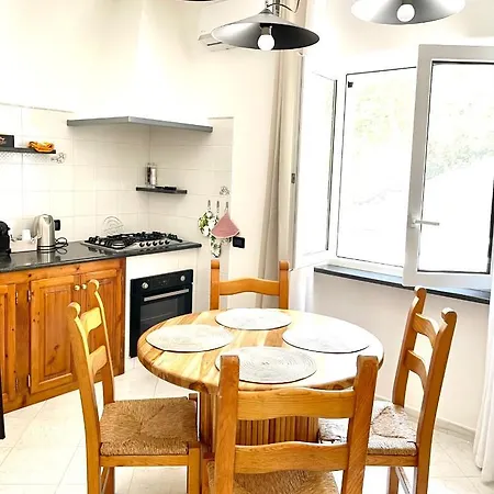 Evelyns Pool Garden Appartement Ischia