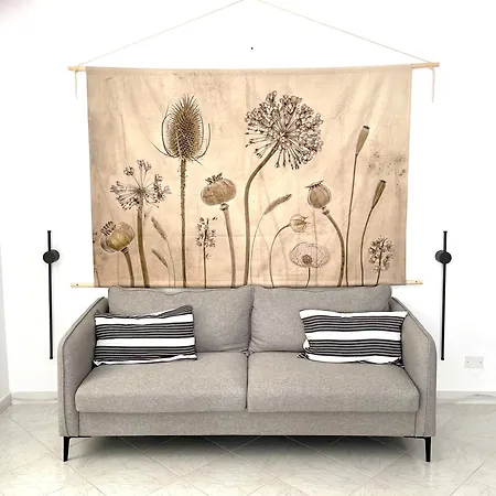 Evelyns Pool Garden Apartment *